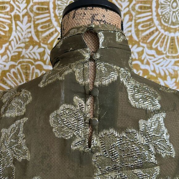 NWOT Mille Charlotte Long Sleeve Metallic Pleated Blouse in Gold Leaf size XXS - Picture 14 of 16